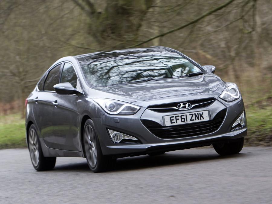  Hyundai i40 Sedan 2012 года  (UK) (фото 10 из 21)